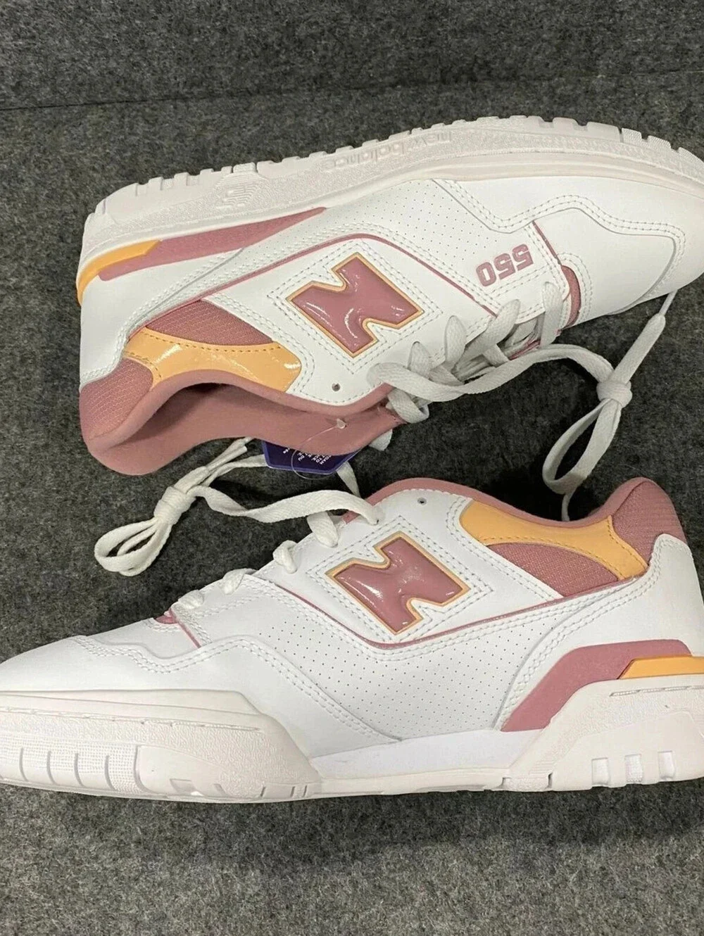 NEW BALANCE 550 Lace Up Running Shoes Unisex Size M8.5/W10 Peach/White New Box